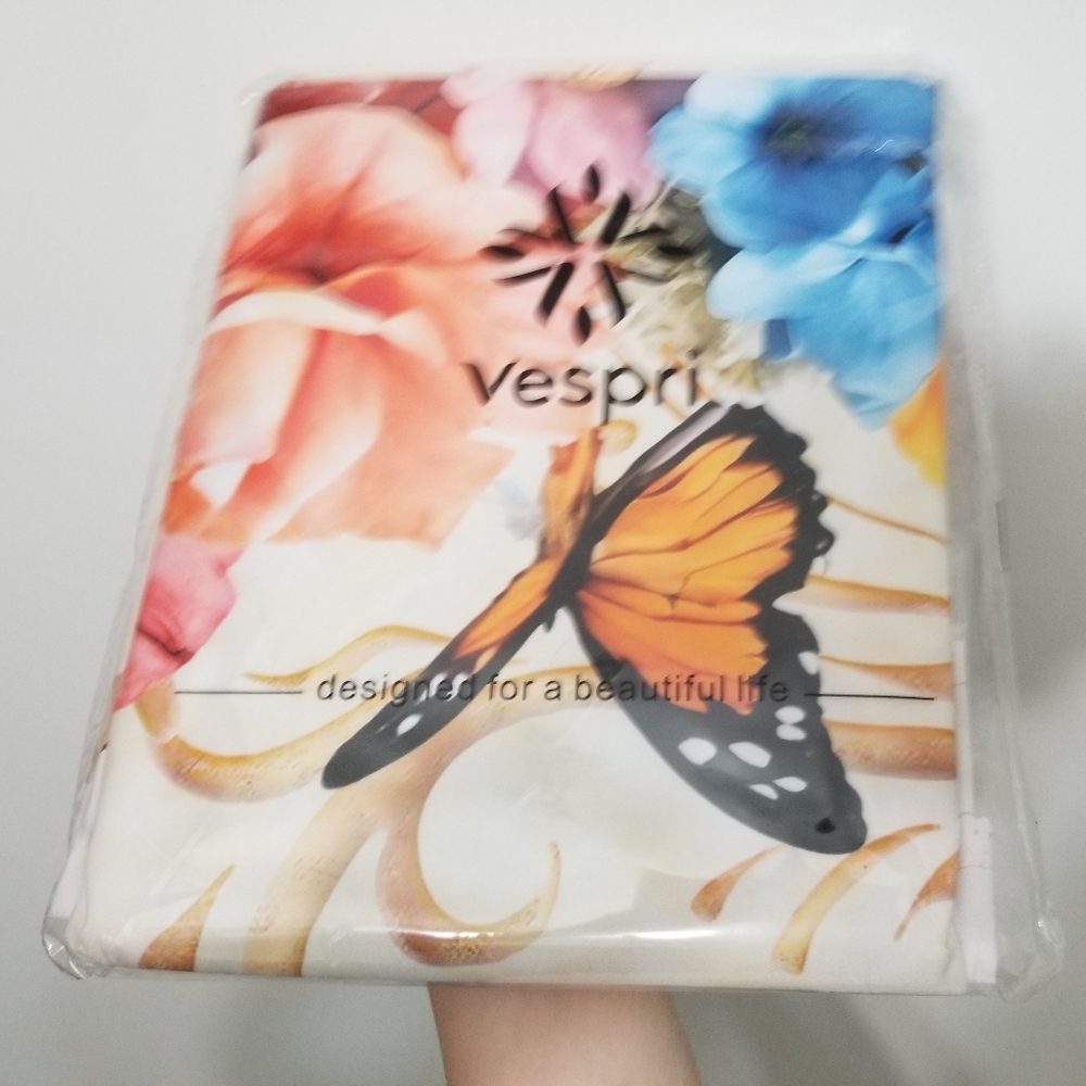 2 large oval tablecloths- floral w butterflies, NIB! - Picture 4 of 7